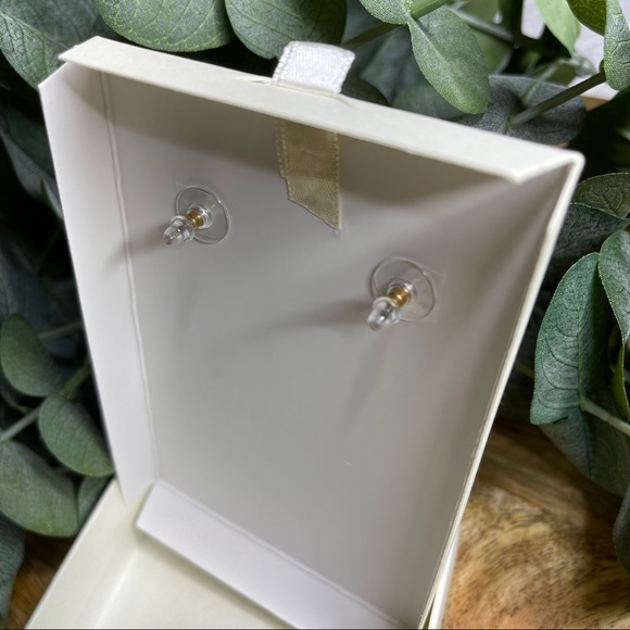 NWT C&C California - Pineapple Dangle Earrings - Picture 3 of 8